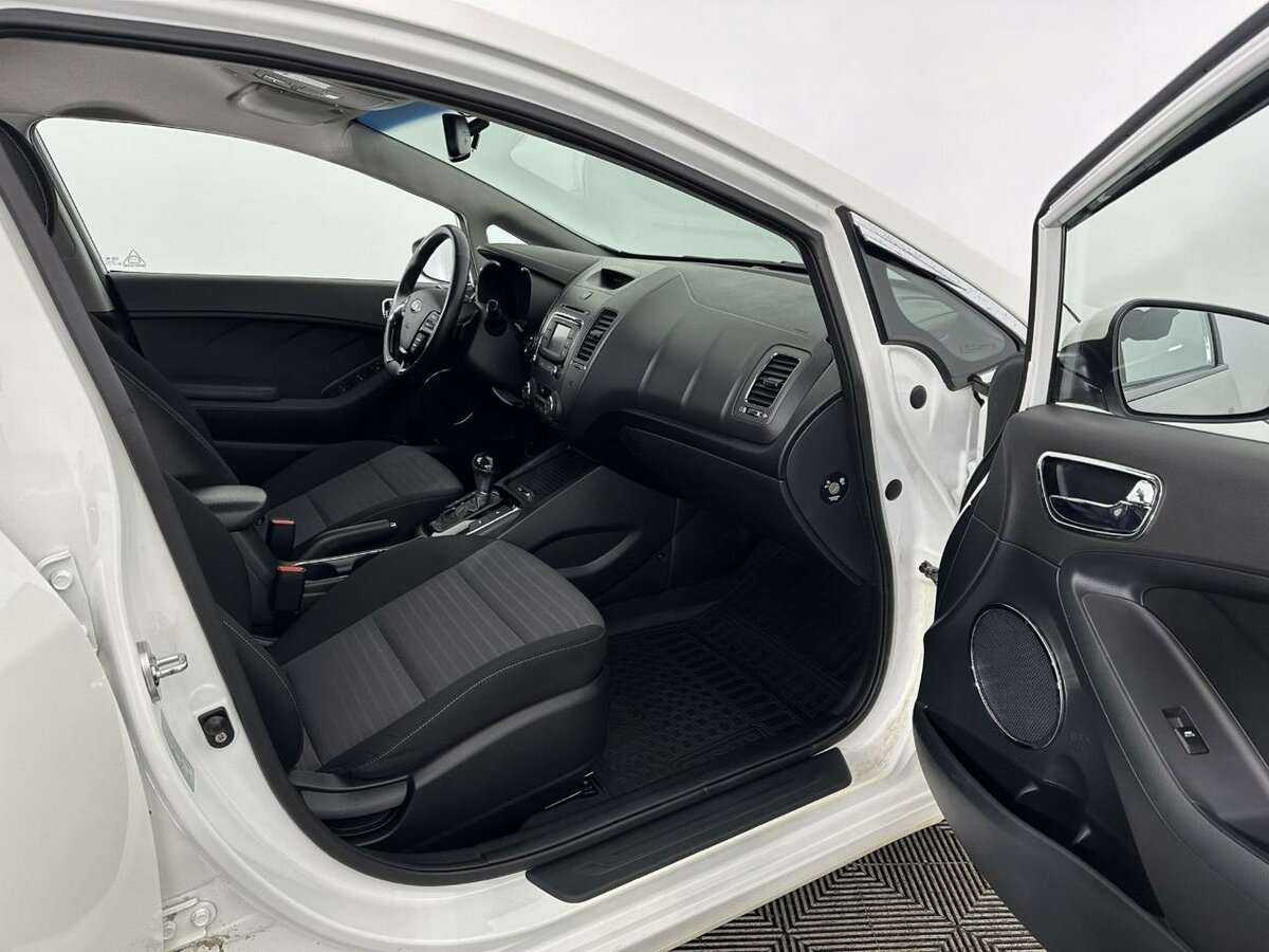 Kia Cerato с пробегом — 2017 год. Фото: #13