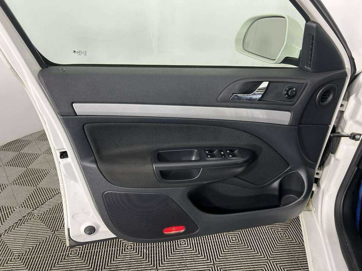 Skoda Octavia с пробегом — 2012 год. Фото: #7