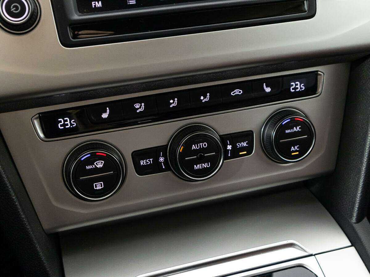 Volkswagen Passat с пробегом — 2017 год. Фото: #18