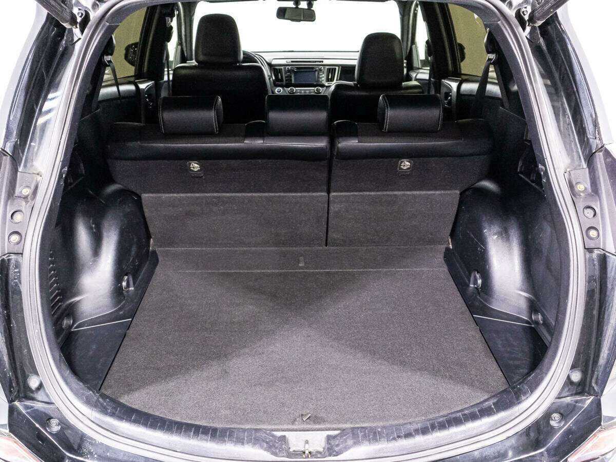 Toyota RAV4 с пробегом — 2016 год. Фото: #14