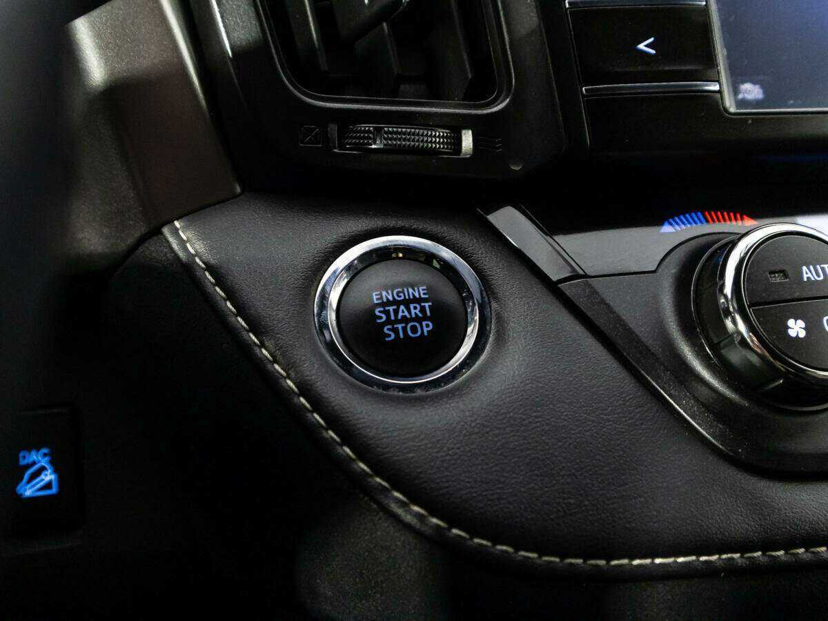 Toyota RAV4 с пробегом — 2016 год. Фото: #18