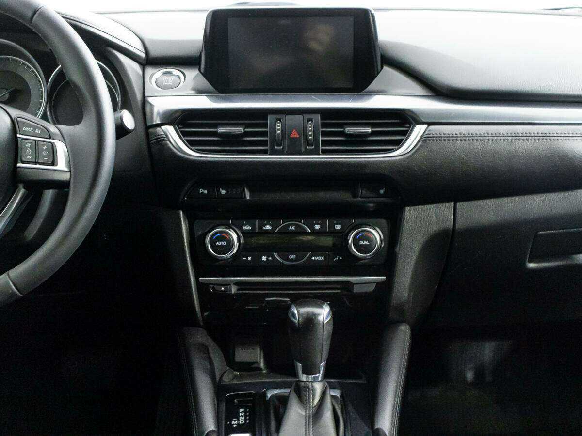 Mazda 6 с пробегом — 2015 год. Фото: #13