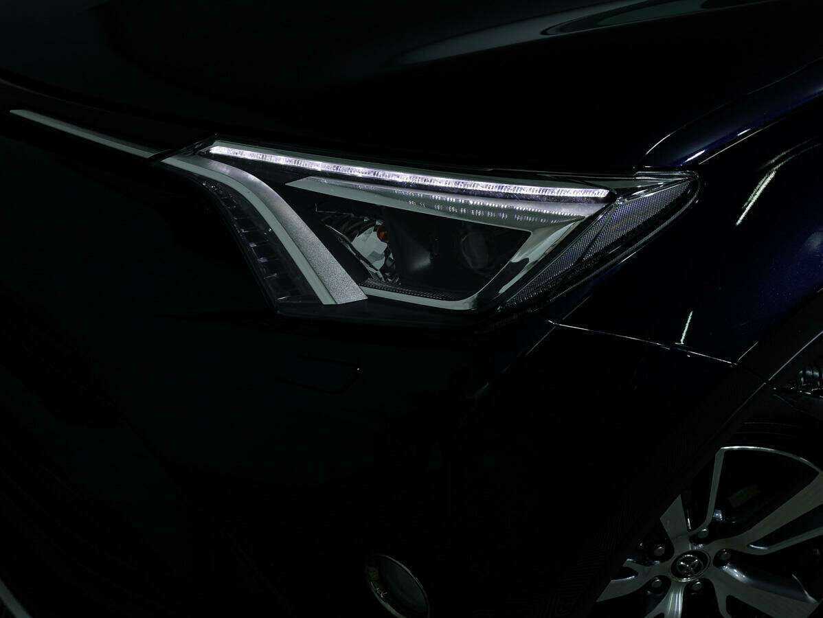 Toyota RAV4 с пробегом — 2019 год. Фото: #16