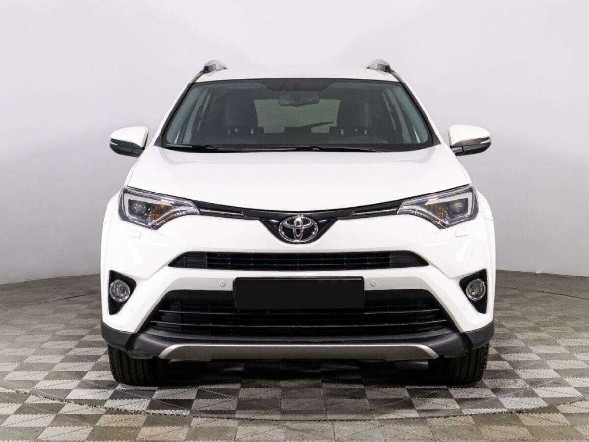 Toyota RAV4 с пробегом — 2018 год. Фото: #1