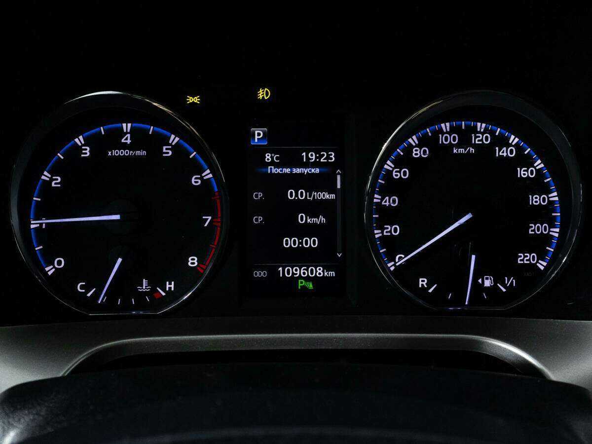 Toyota RAV4 с пробегом — 2018 год. Фото: #11