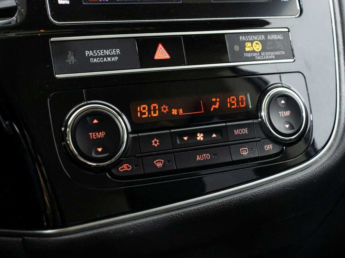 Mitsubishi Outlander с пробегом — 2019 год. Фото: #16