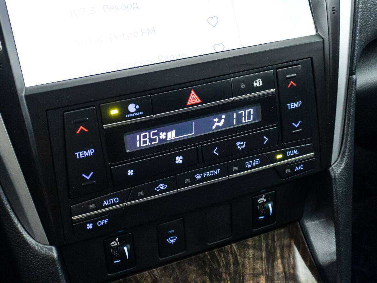 Toyota Camry с пробегом — 2017 год. Фото: #19