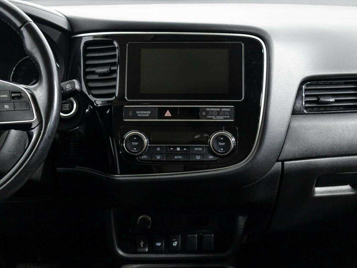 Mitsubishi Outlander с пробегом — 2020 год. Фото: #13
