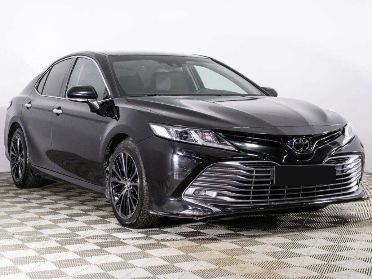 Toyota Camry с пробегом — 2018 год. Фото: #2