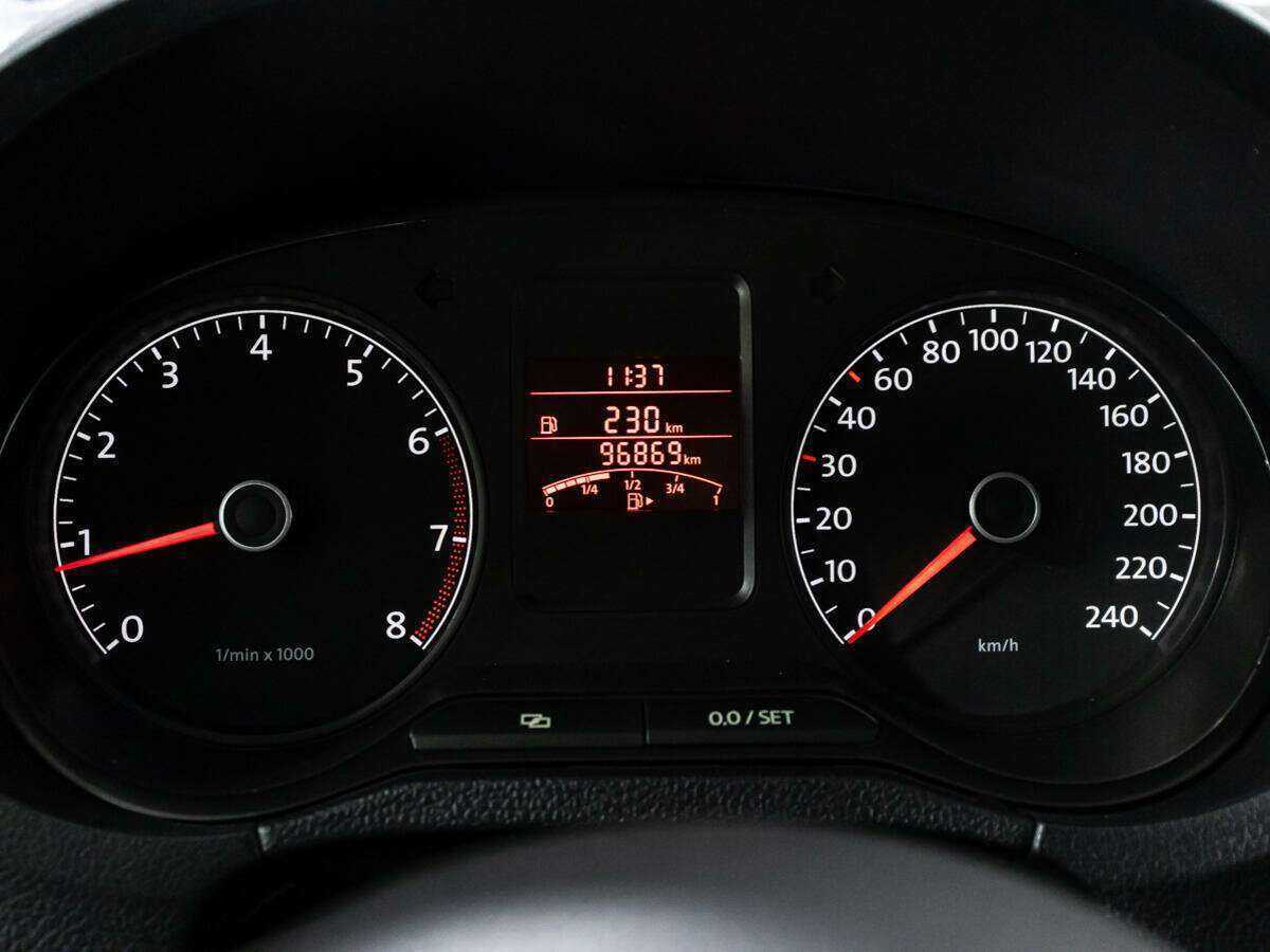 Volkswagen Polo с пробегом — 2014 год. Фото: #11