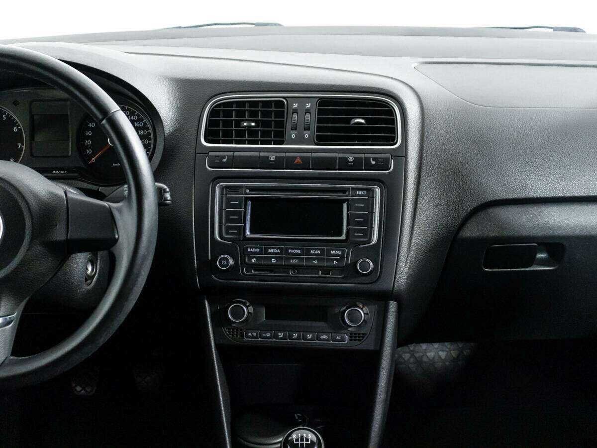 Volkswagen Polo с пробегом — 2014 год. Фото: #13