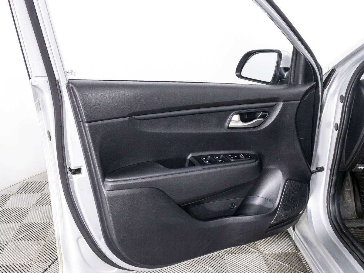 Kia Rio с пробегом — 2020 год. Фото: #25