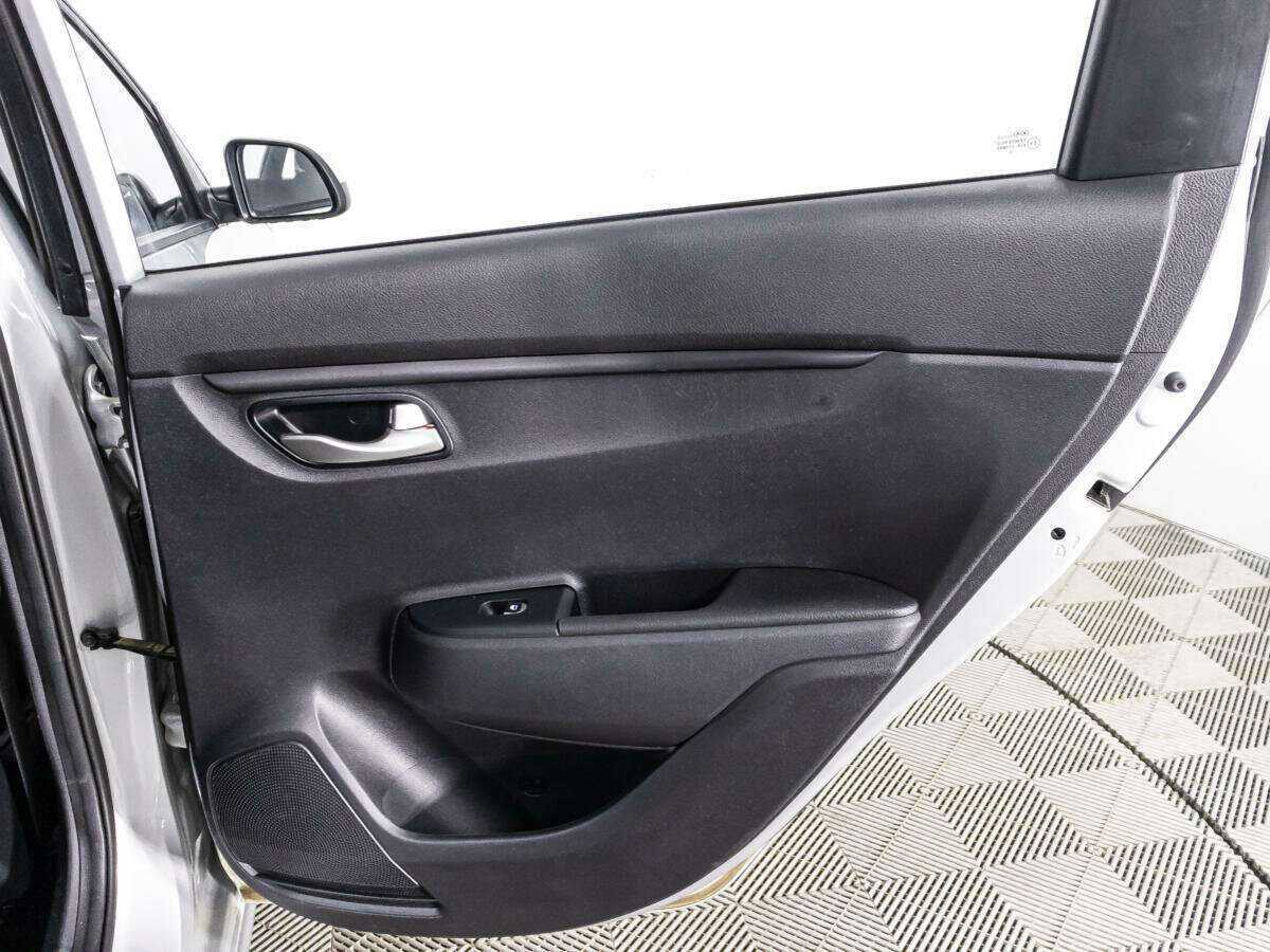 Kia Rio с пробегом — 2020 год. Фото: #27
