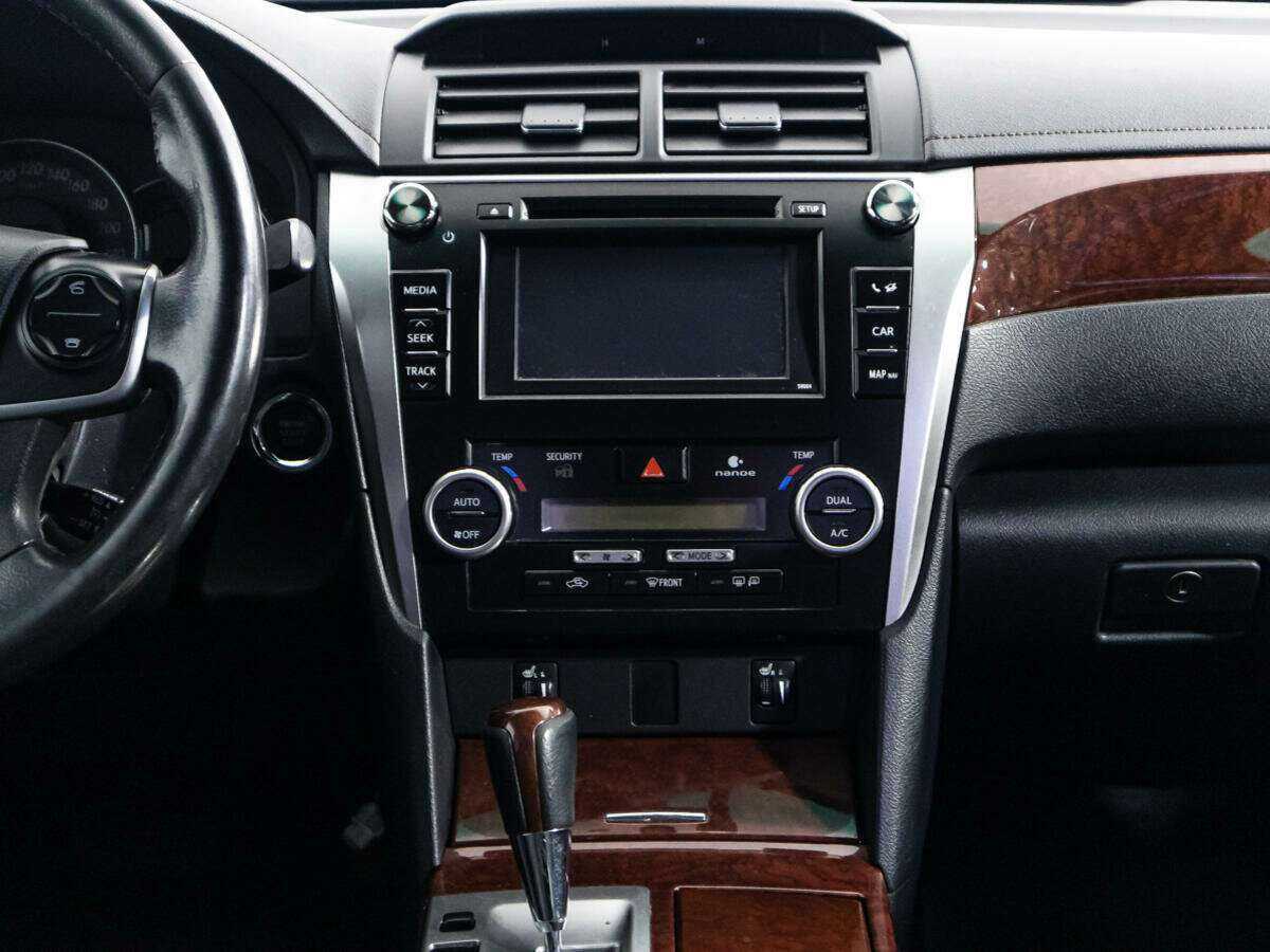 Toyota Camry с пробегом — 2013 год. Фото: #13