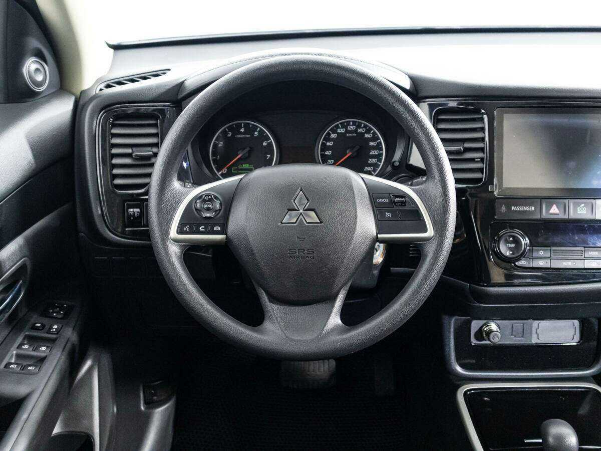 Mitsubishi Outlander с пробегом — 2022 год. Фото: #16