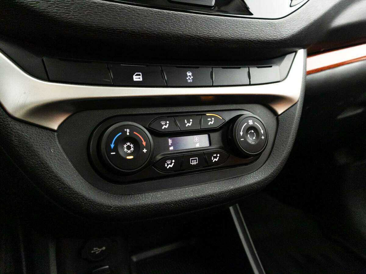 Lada (ВАЗ) Vesta с пробегом — 2021 год. Фото: #14