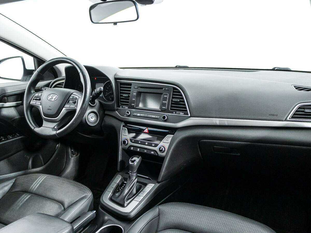 Hyundai Elantra с пробегом — 2016 год. Фото: #8
