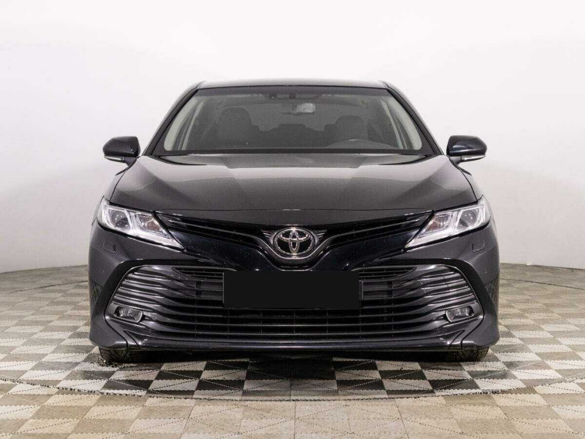 Toyota Camry с пробегом — 2019 год. Фото: #1