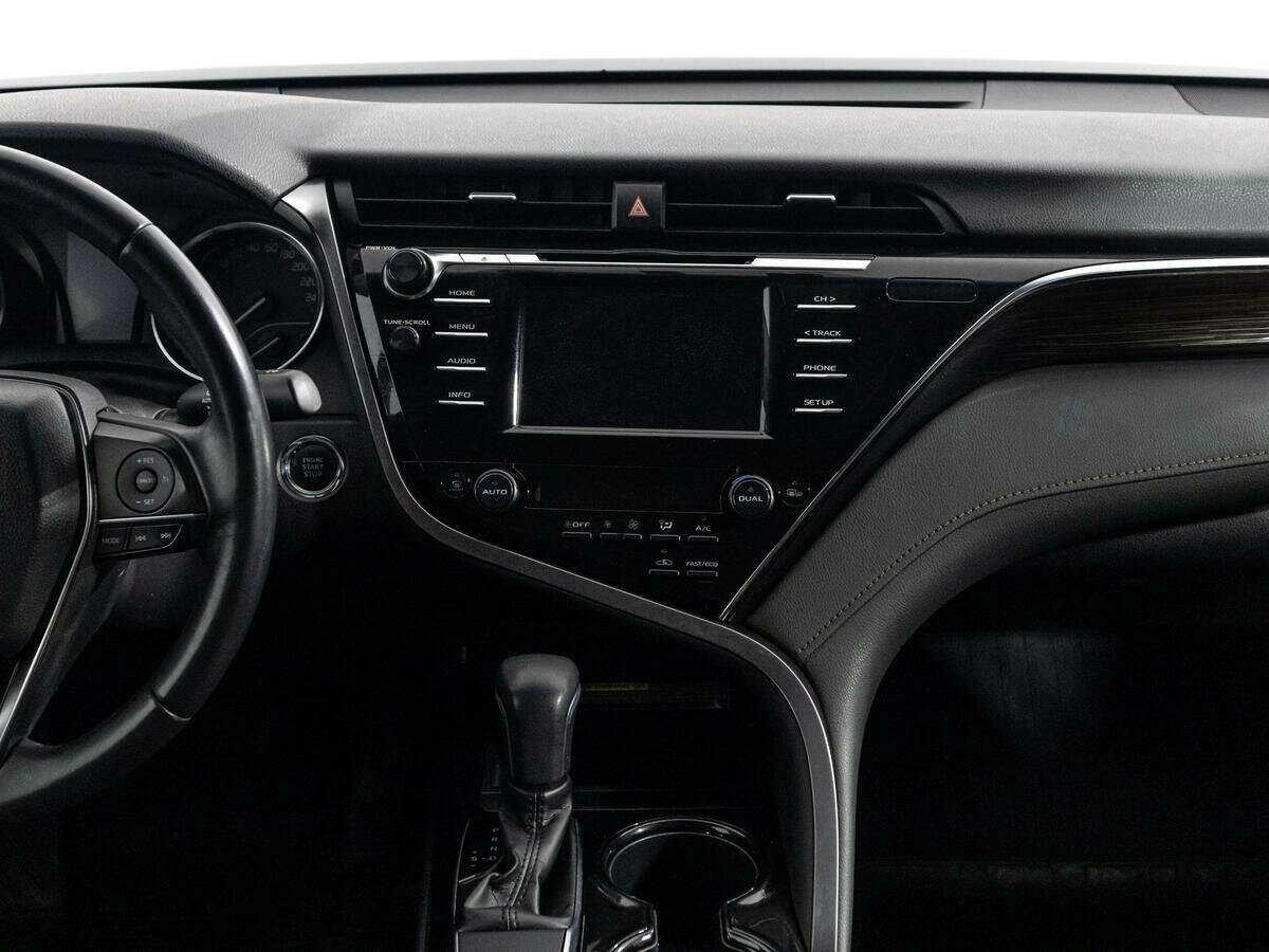 Toyota Camry с пробегом — 2019 год. Фото: #13
