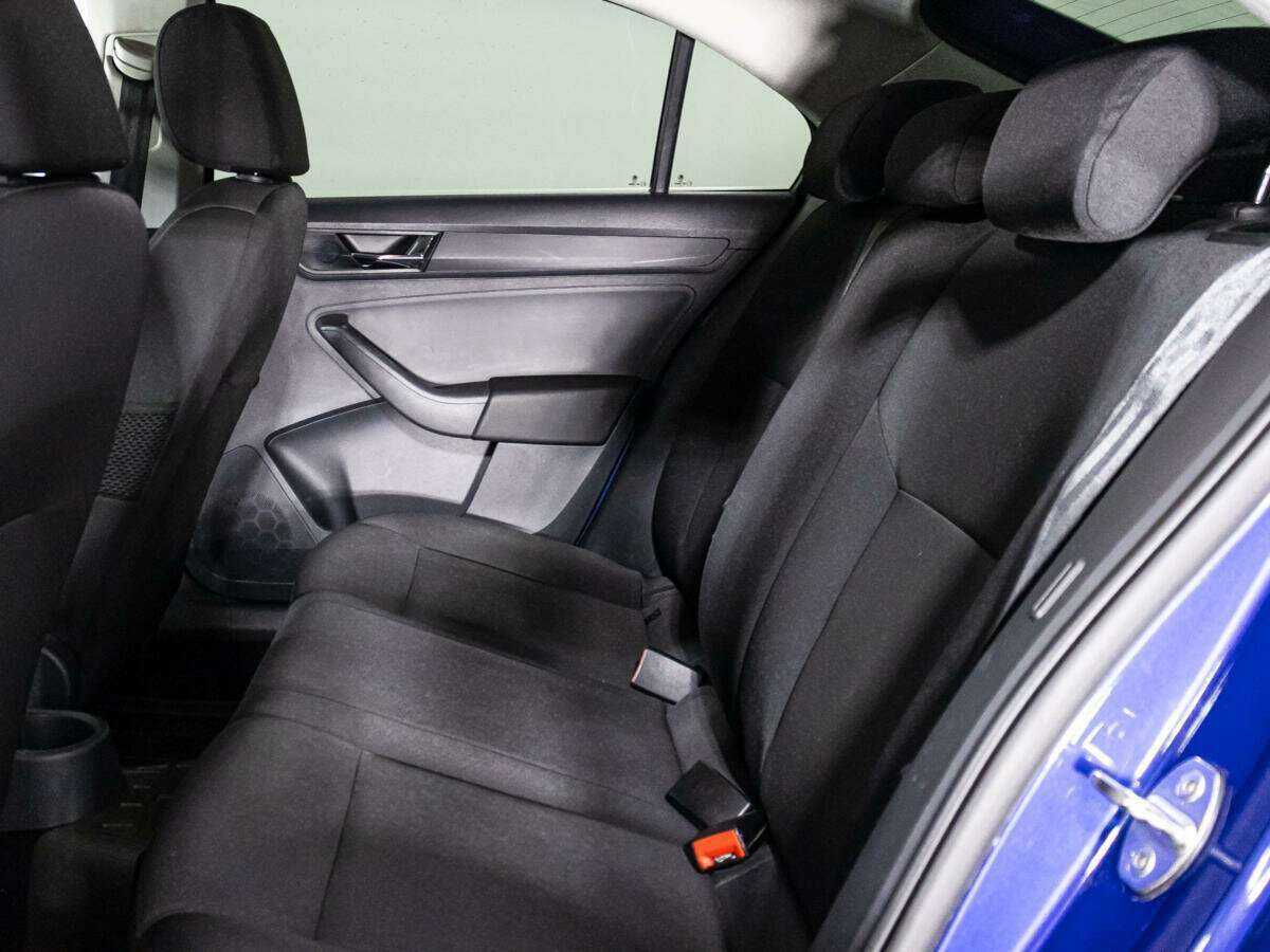 Skoda Rapid с пробегом — 2017 год. Фото: #8