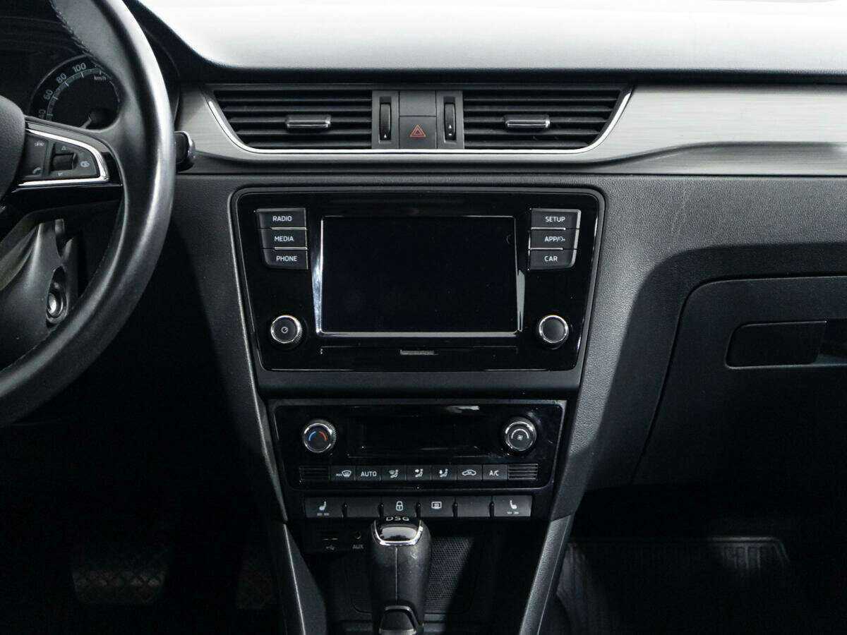 Skoda Rapid с пробегом — 2017 год. Фото: #13
