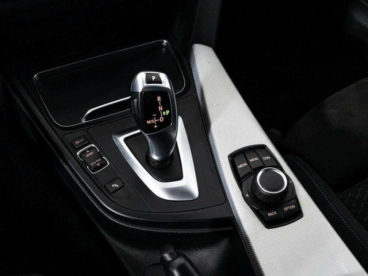 BMW 3 серии с пробегом — 2017 год. Фото: #14