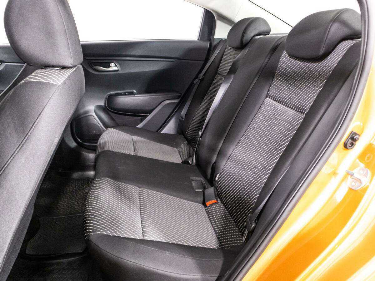 Kia Rio с пробегом — 2017 год. Фото: #9