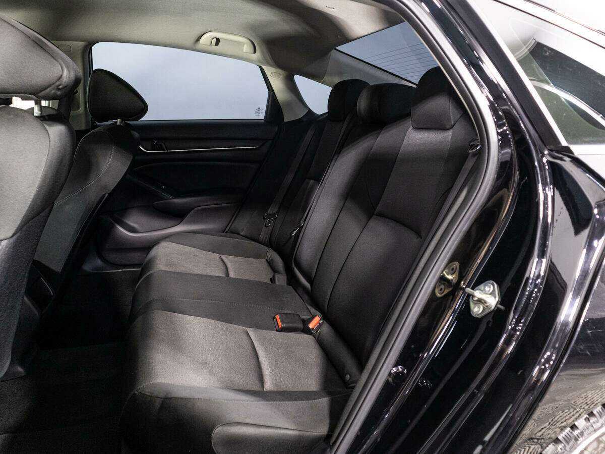 Honda Accord с пробегом — 2018 год. Фото: #9