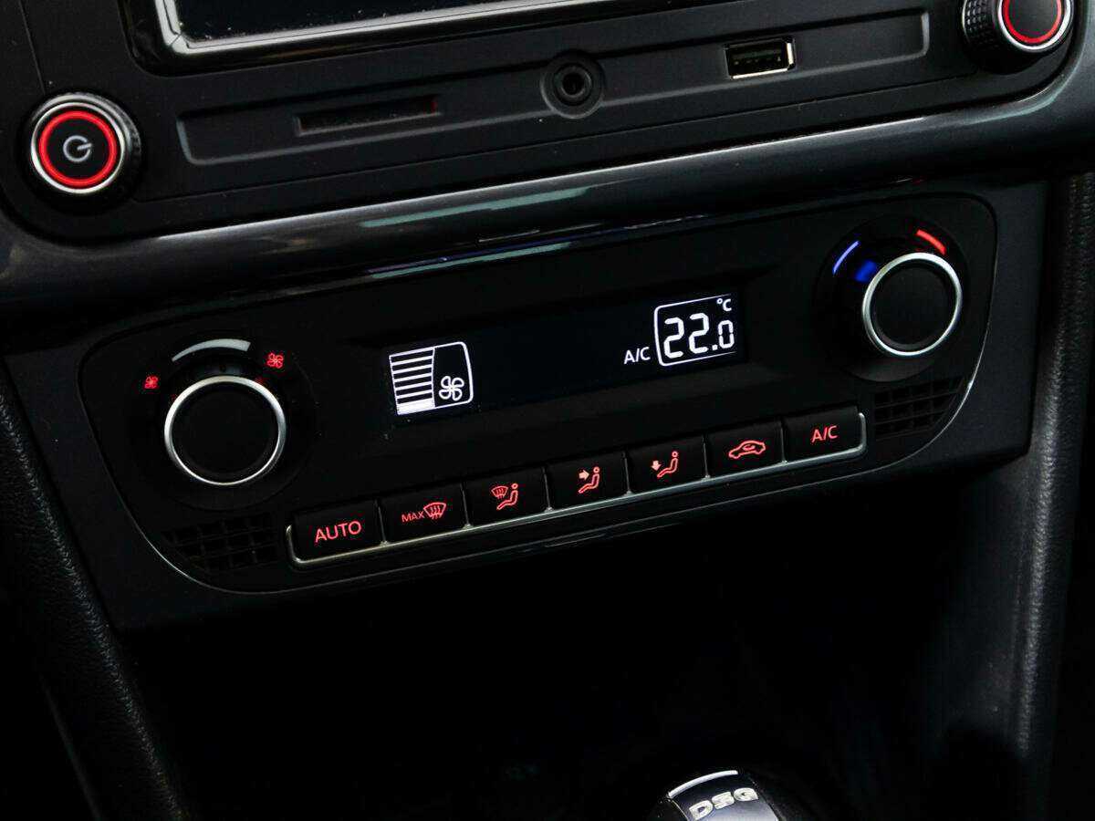 Volkswagen Polo с пробегом — 2019 год. Фото: #14