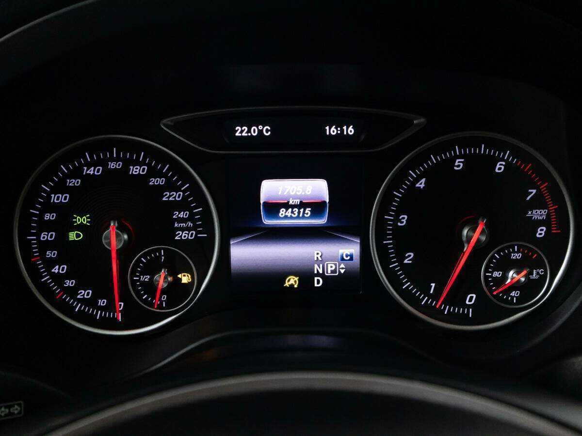 Mercedes-Benz A-Класс с пробегом — 2016 год. Фото: #11