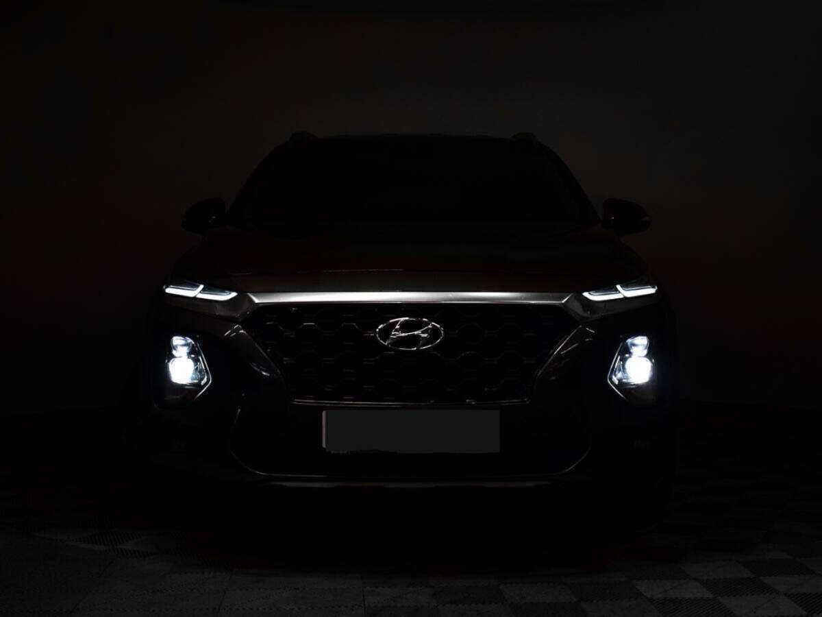 Hyundai Santa Fe с пробегом — 2018 год. Фото: #2