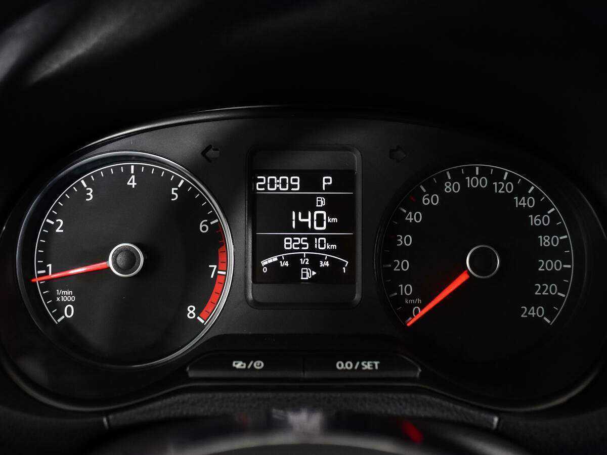 Volkswagen Polo с пробегом — 2018 год. Фото: #10