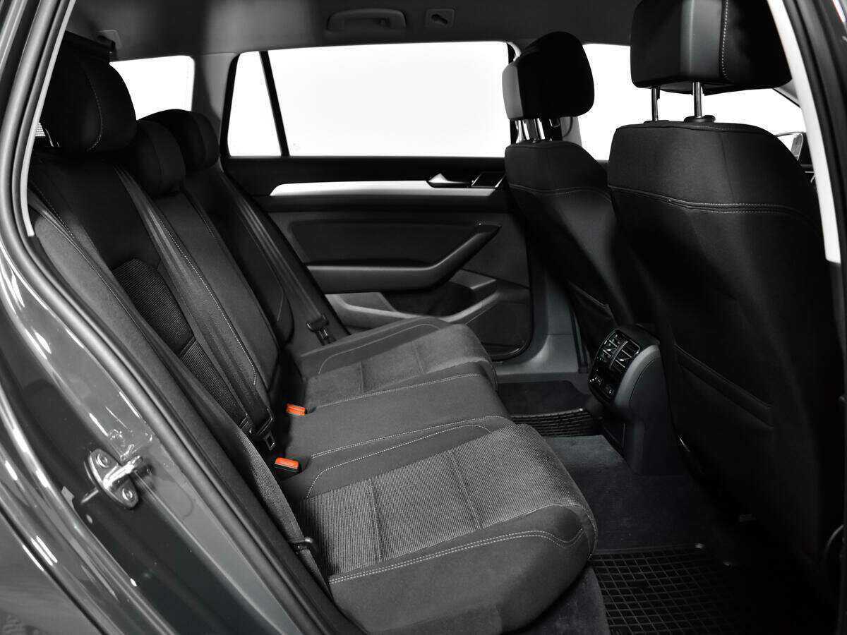 Volkswagen Passat с пробегом — 2018 год. Фото: #9