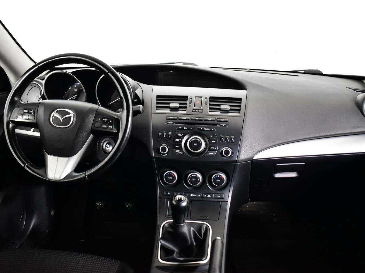 Mazda 3 с пробегом — 2012 год. Фото: #11