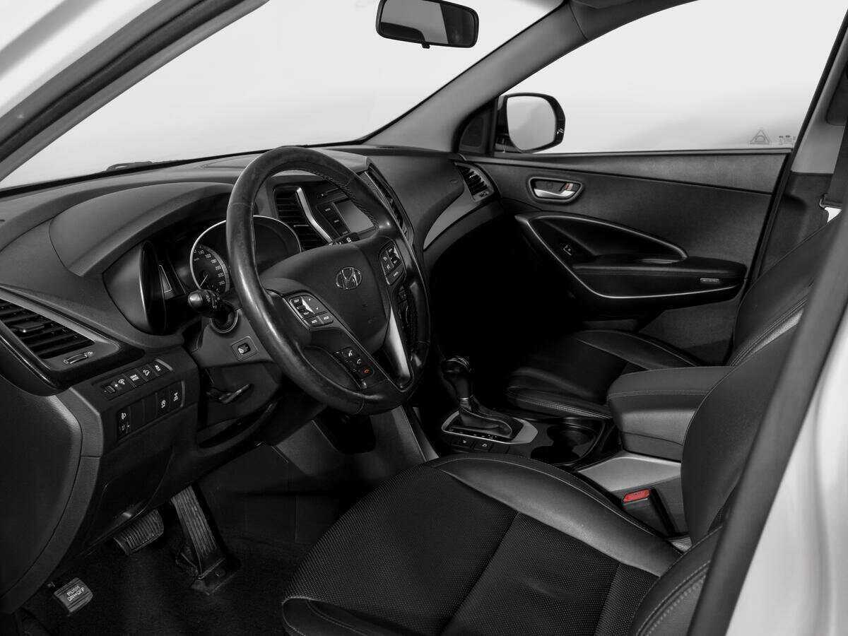 Hyundai Santa Fe с пробегом — 2016 год. Фото: #14