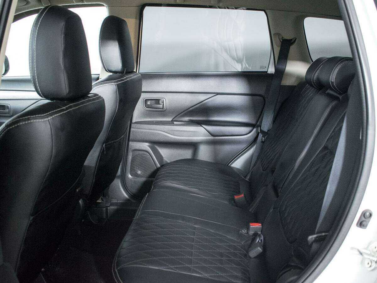 Mitsubishi Outlander с пробегом — 2014 год. Фото: #7