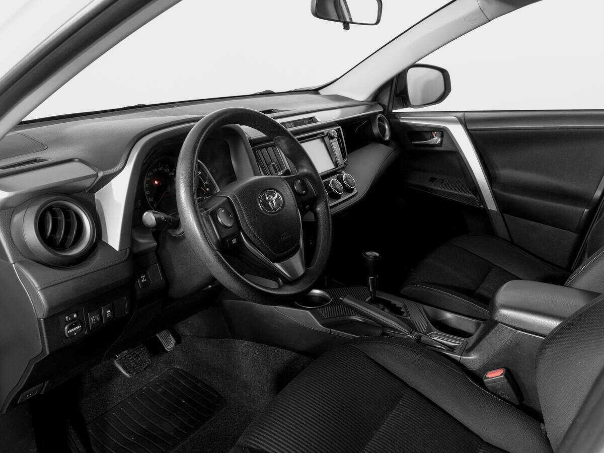 Toyota RAV4 с пробегом — 2013 год. Фото: #14