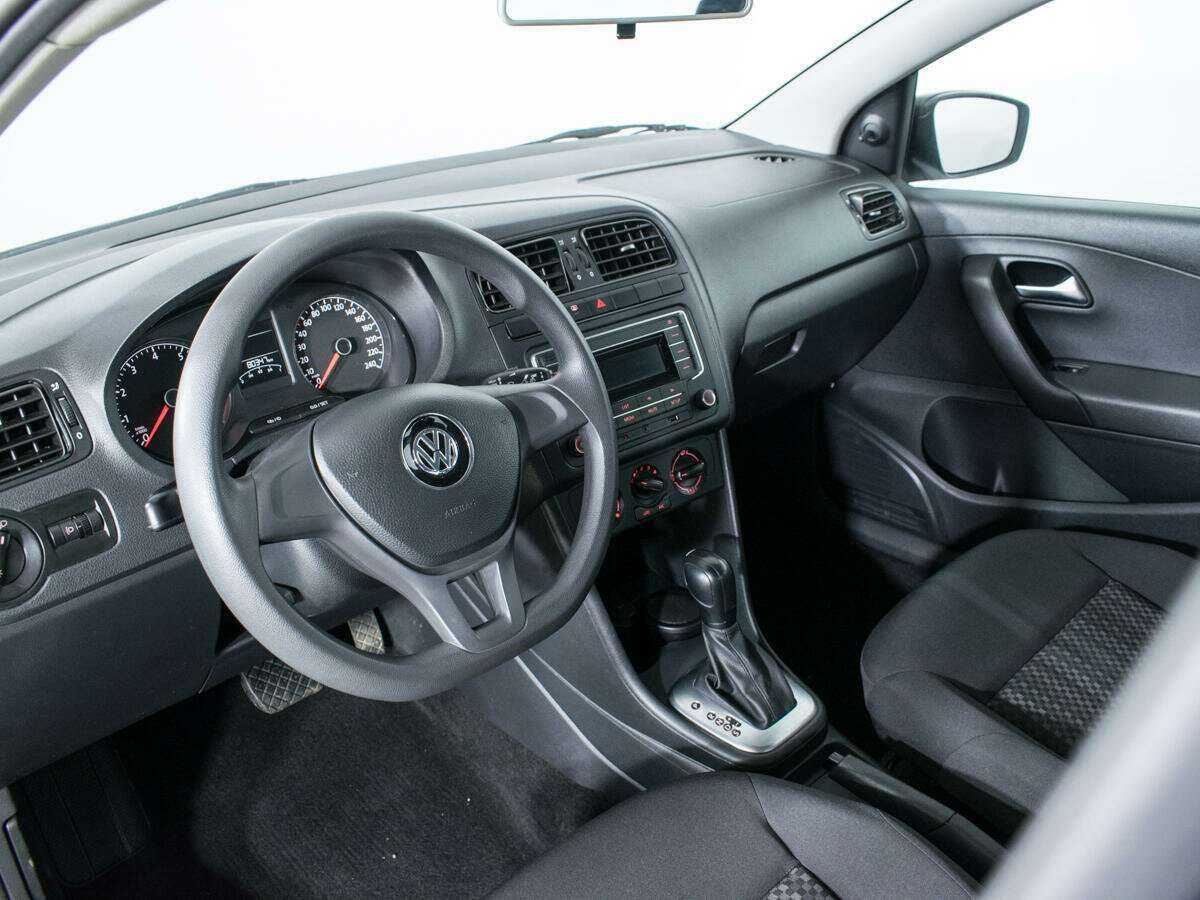 Volkswagen Polo с пробегом — 2019 год. Фото: #12