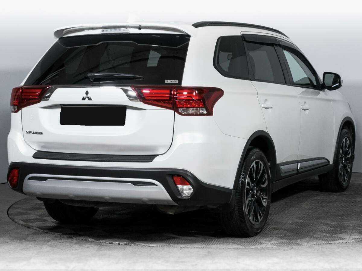 Mitsubishi Outlander с пробегом — 2021 год. Фото: #4