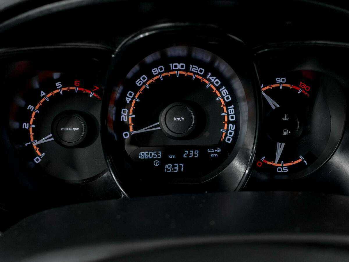 Lada (ВАЗ) Vesta с пробегом — 2019 год. Фото: #10