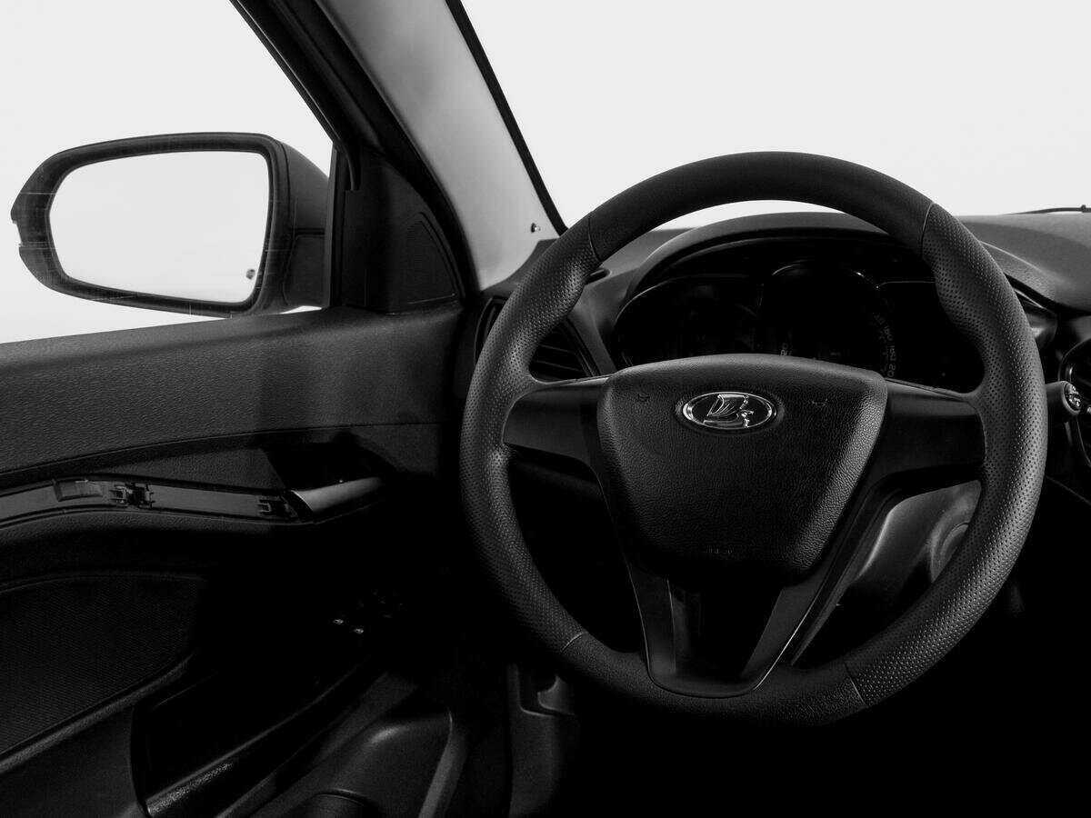 Lada (ВАЗ) Vesta с пробегом — 2019 год. Фото: #13