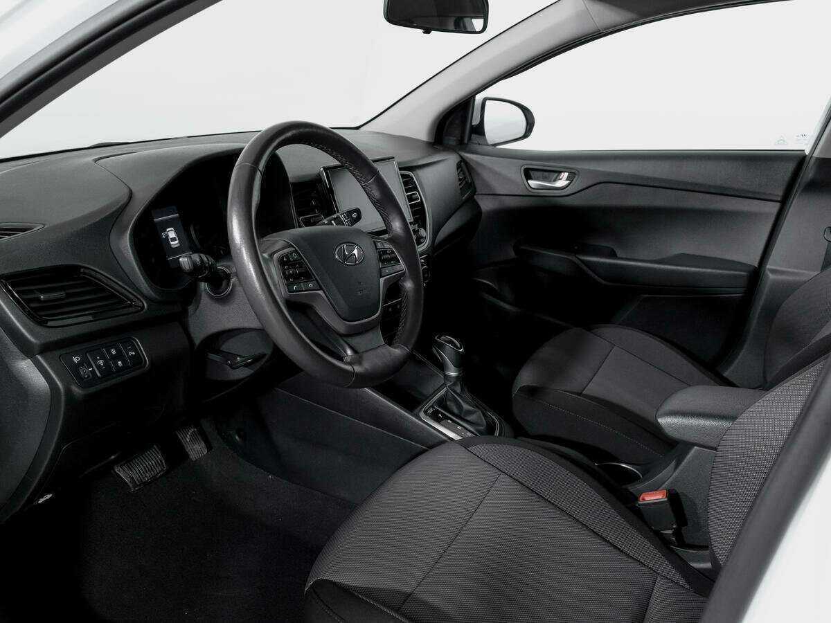 Hyundai Solaris с пробегом — 2021 год. Фото: #13