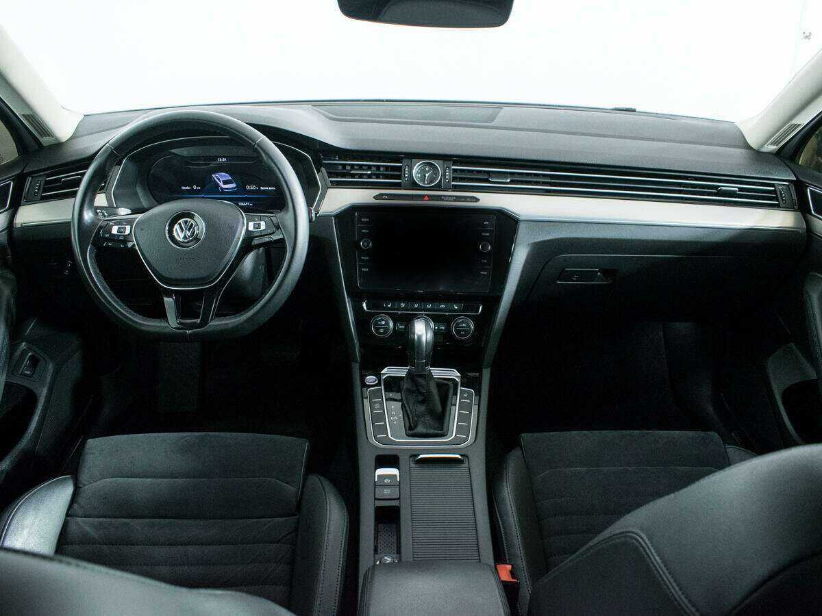 Volkswagen Passat с пробегом — 2017 год. Фото: #10