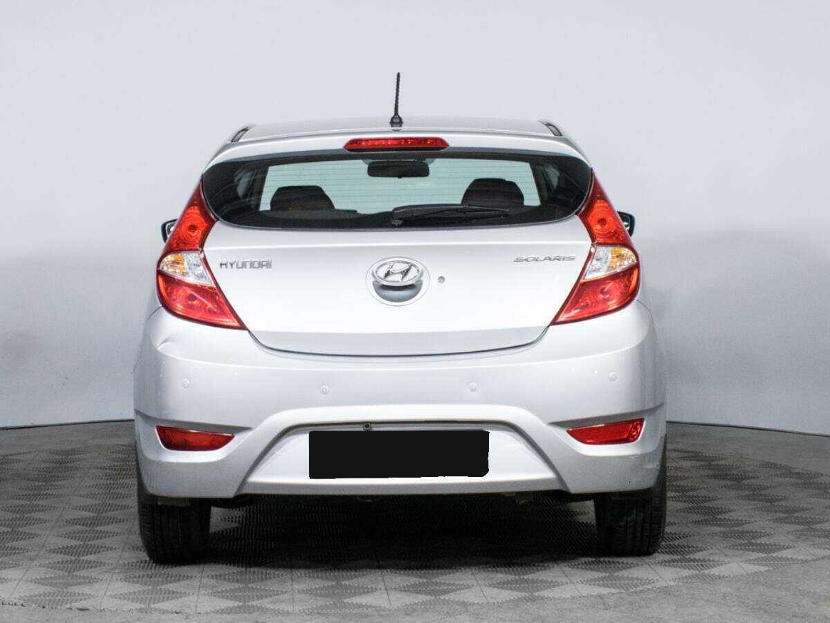 Hyundai Solaris с пробегом — 2012 год. Фото: #5