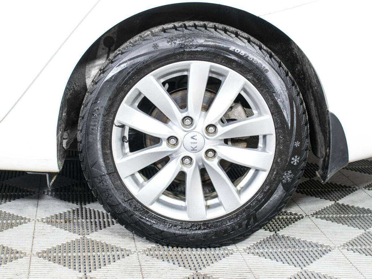 Kia Cerato с пробегом — 2015 год. Фото: #15