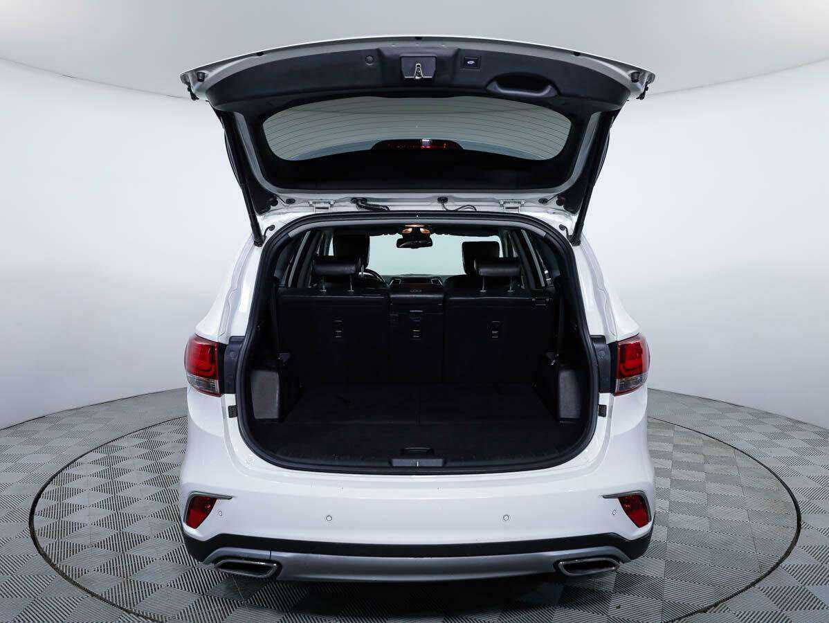 Hyundai Santa Fe с пробегом — 2017 год. Фото: #23