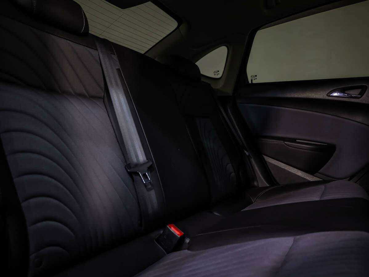 Opel Astra с пробегом — 2015 год. Фото: #11