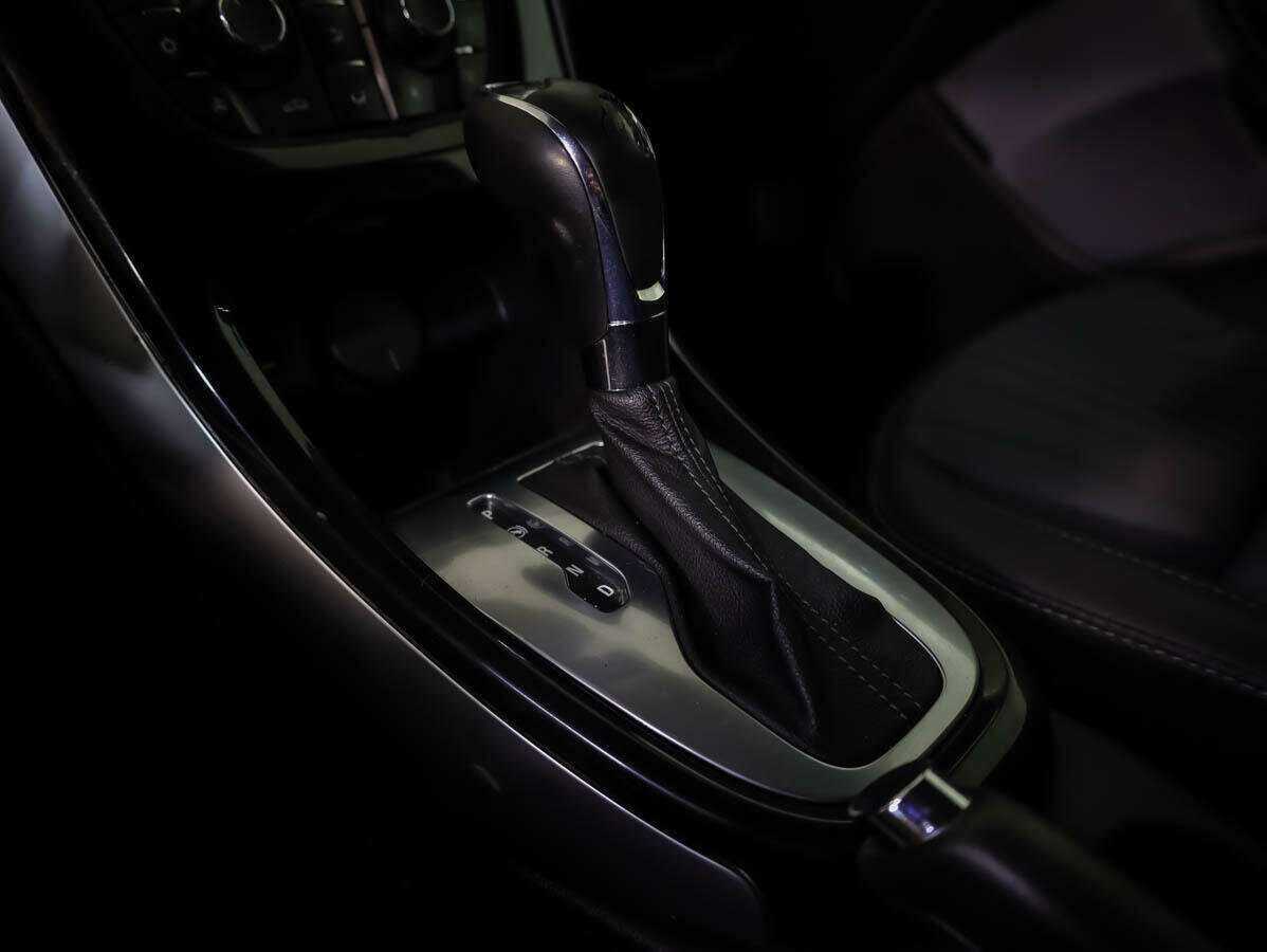 Opel Astra с пробегом — 2015 год. Фото: #13