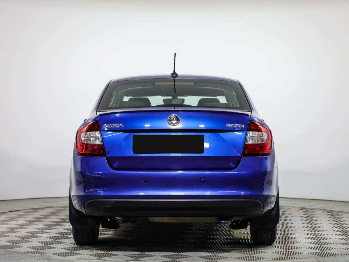 Skoda Rapid с пробегом — 2017 год. Фото: #4