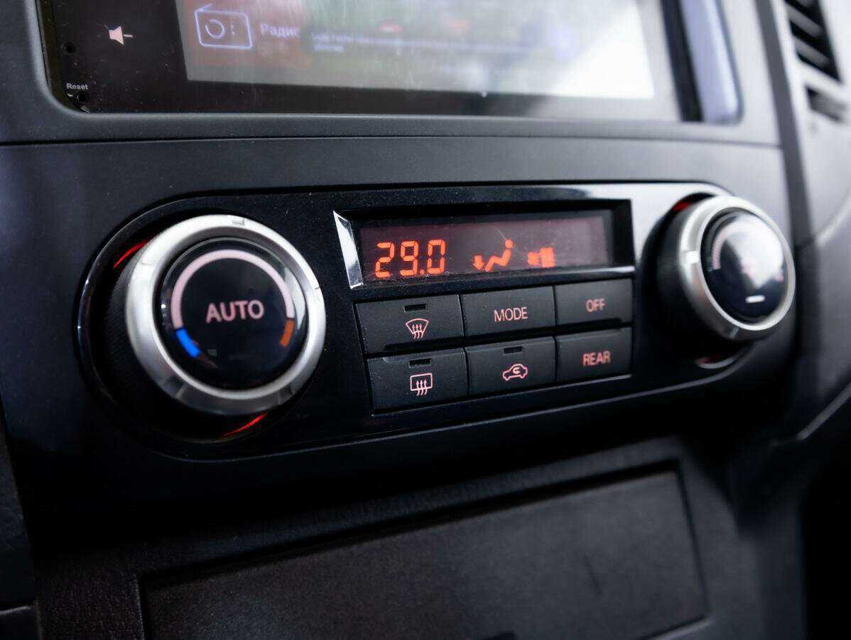 Mitsubishi Pajero с пробегом — 2013 год. Фото: #12